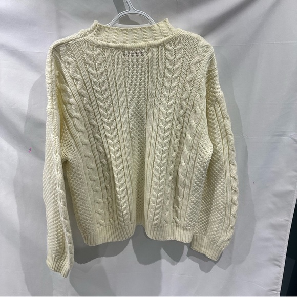 Vintage Cream Cable Knit Sweater – Chunky Fisherman Style - Picture 10 of 11